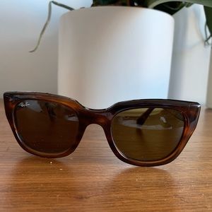 Tortoiseshell ray ban sunglasses